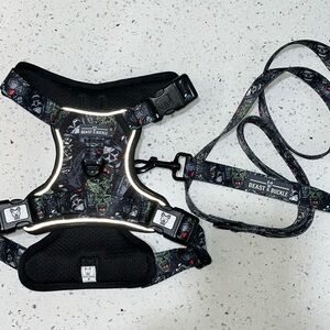 Leash and harness set. Monster Movie No Pull Dog Harness size medium 25-50lbs